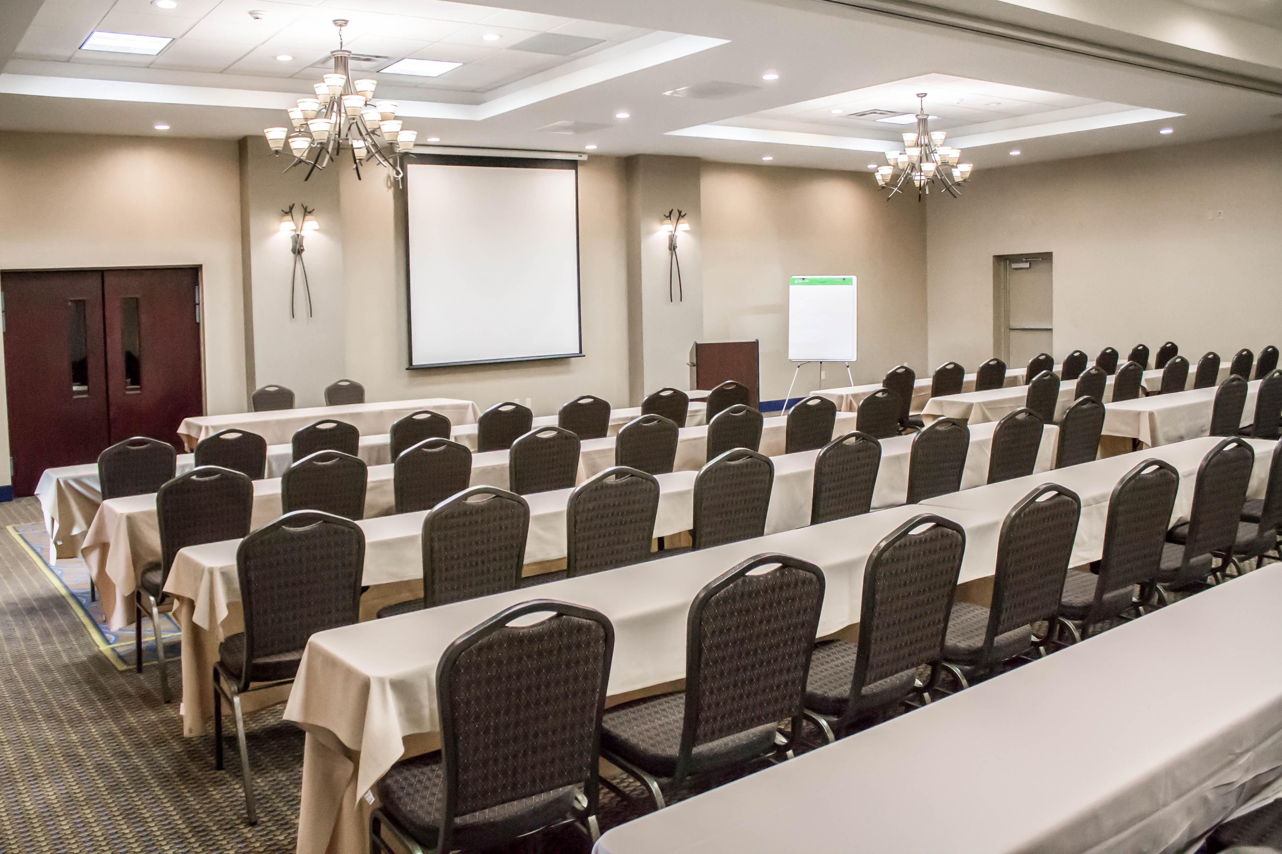 Holiday Inn Express & Suites - Albany Airport - Wolf Road By Ihg Extérieur photo