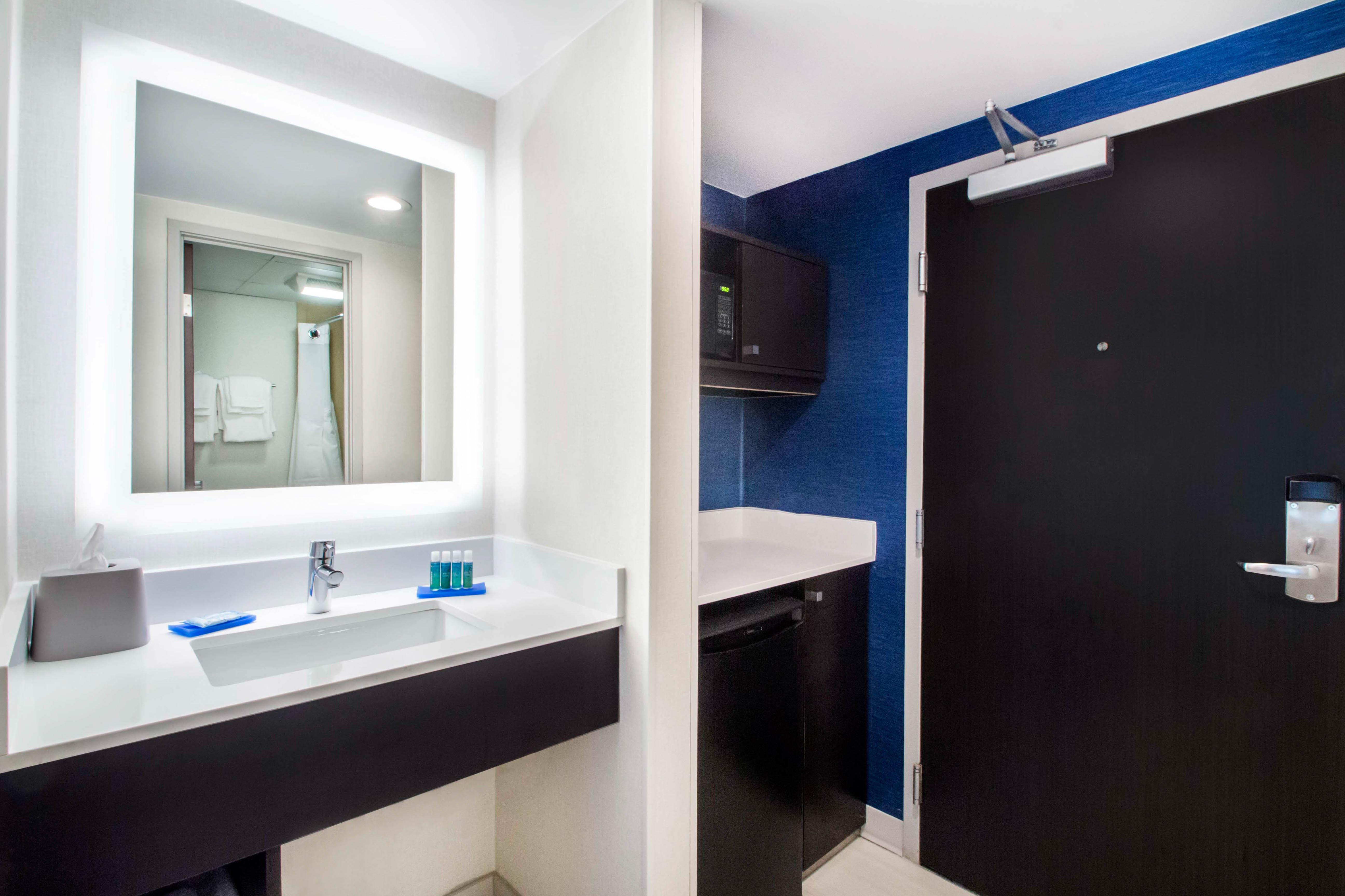Holiday Inn Express & Suites - Albany Airport - Wolf Road By Ihg Extérieur photo