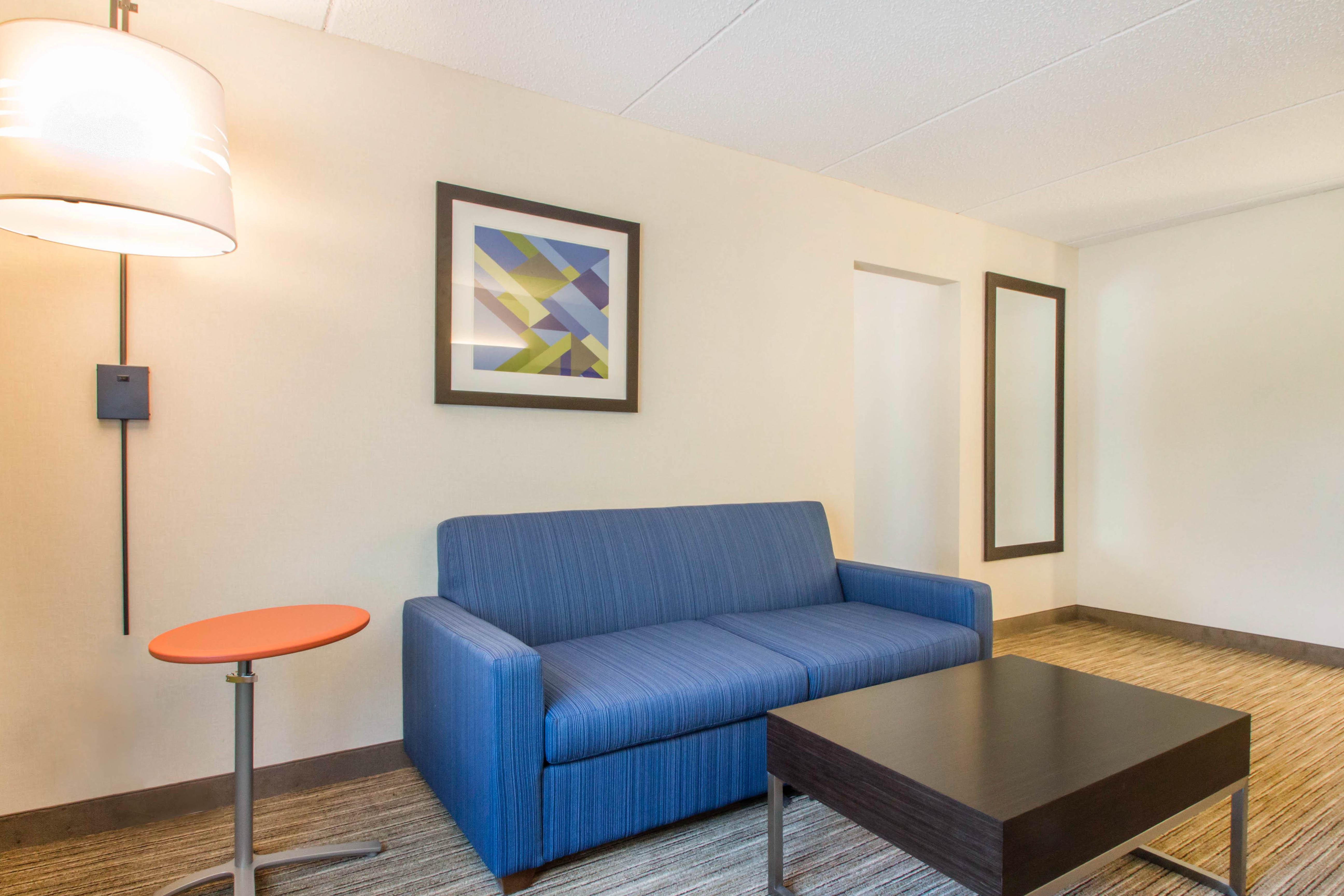 Holiday Inn Express & Suites - Albany Airport - Wolf Road By Ihg Extérieur photo
