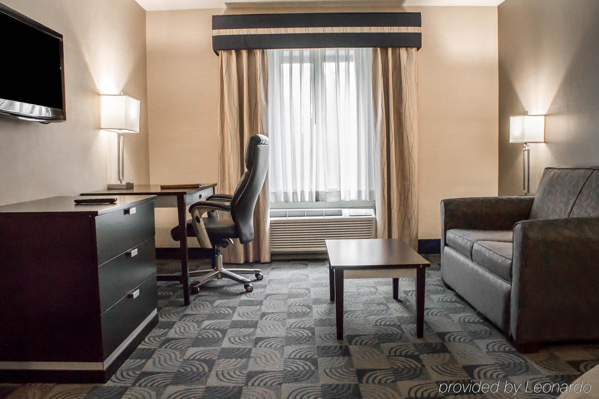 Holiday Inn Express & Suites - Albany Airport - Wolf Road By Ihg Extérieur photo