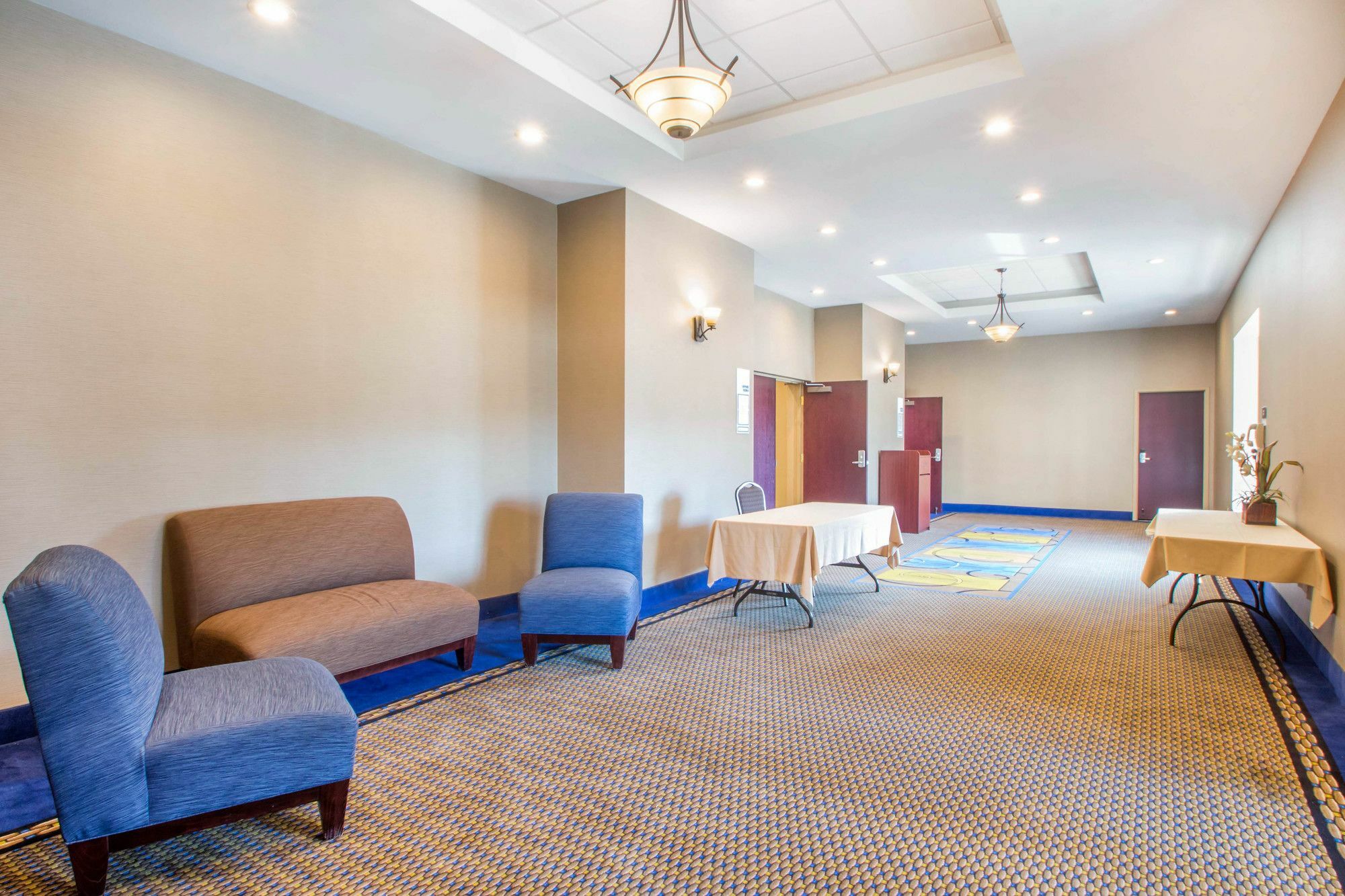 Holiday Inn Express & Suites - Albany Airport - Wolf Road By Ihg Extérieur photo